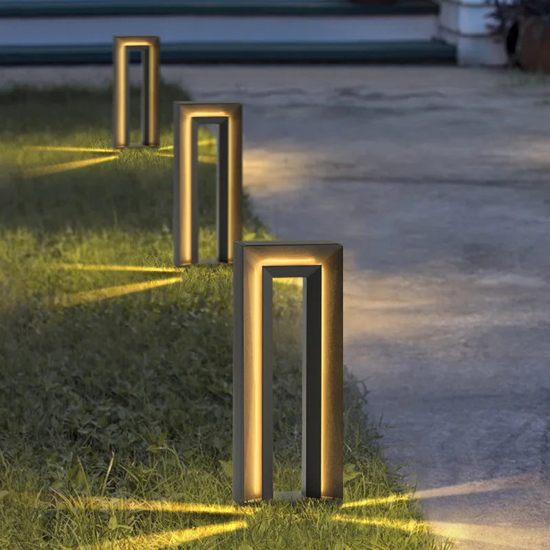 Prism Pathway Light (Outdoor Solar)